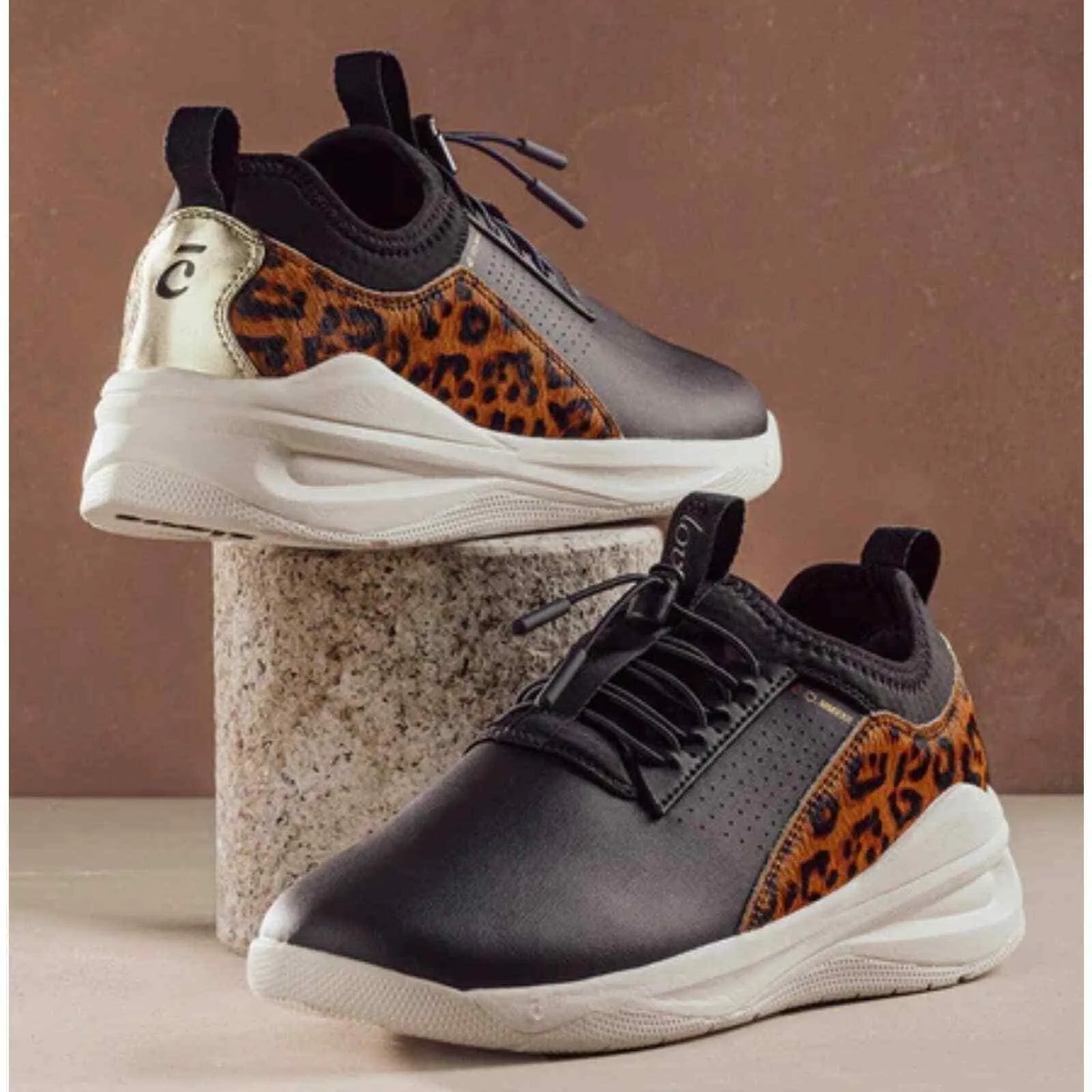 Clove Classic Shoes Sneakers Healthcare Nursing Black Leopard Size 6 New