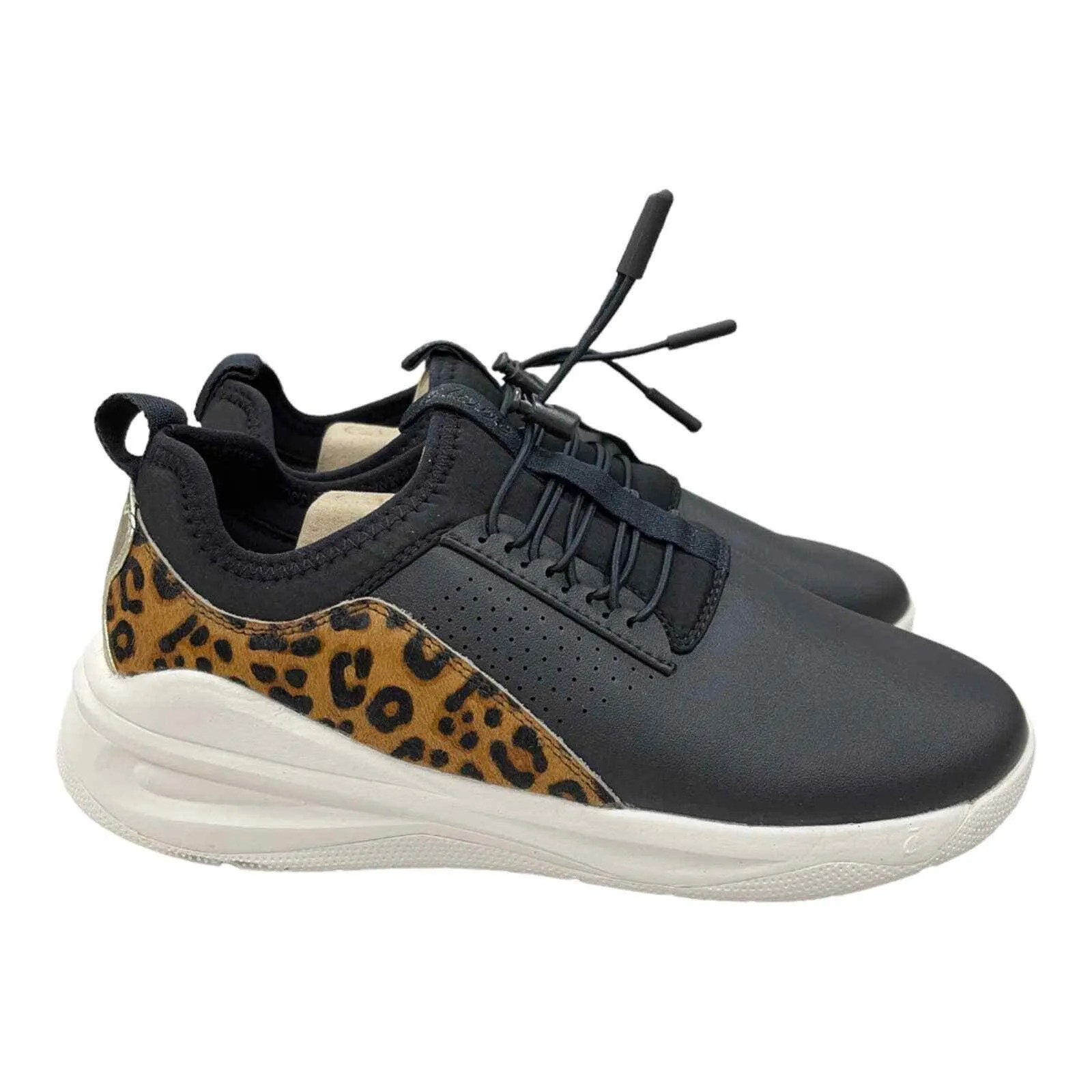 Clove Classic Shoes Sneakers Healthcare Nursing Black Leopard Size 6 New