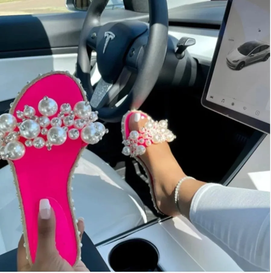 "DIAMONDS AND PEARLS"SANDALS
